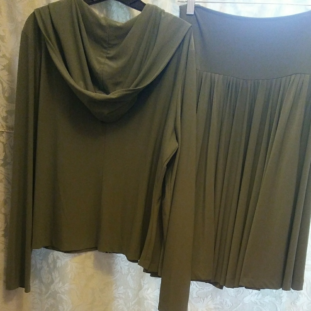 ⏬REDUCTION⏬Norma Kamali - Skirt & jacket/top - Picture 2 of 4